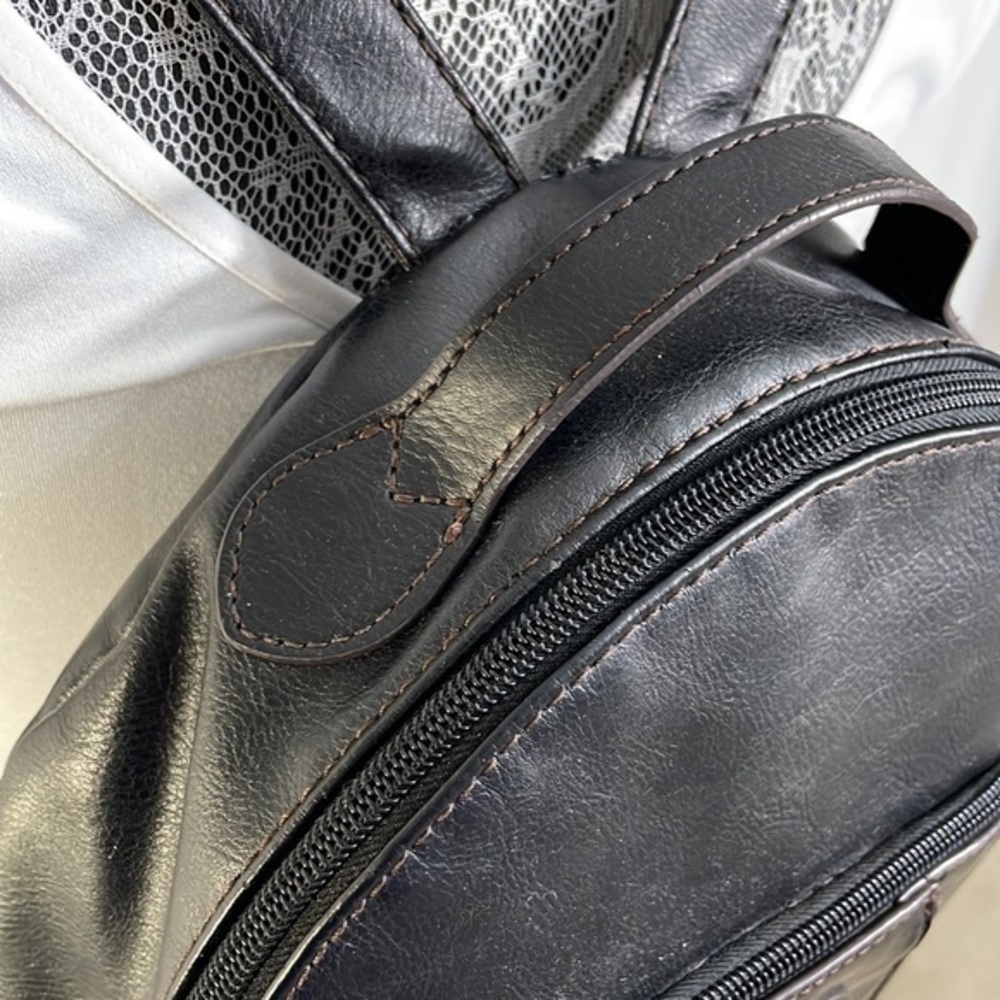 Liz Claiborne Vintage faux vegan leather backpack. Dark brown, can look black. - Picture 6 of 16